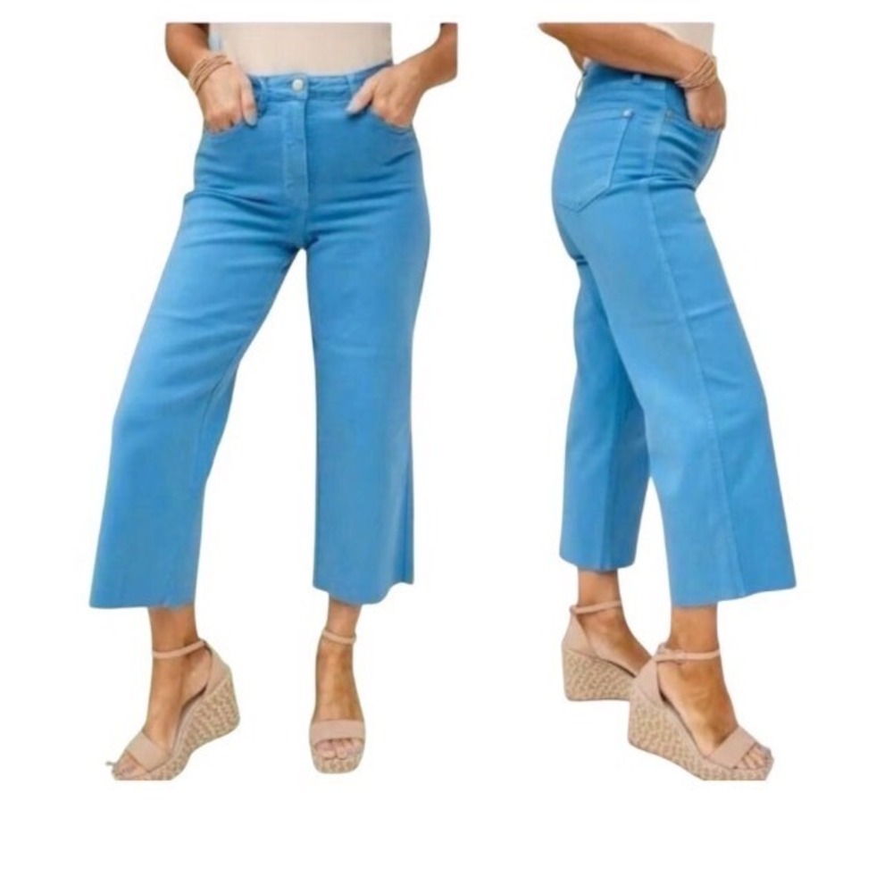 Judy Blue Wide Leg Cropped Jeans Juniors 11/30 Sky Blue EUC Raw Hem